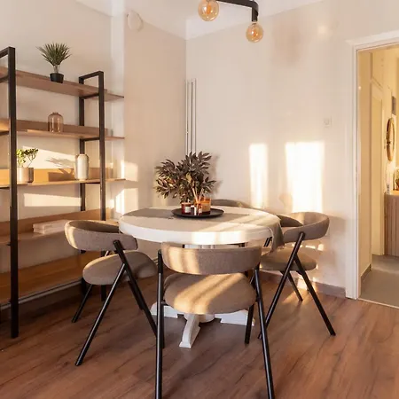 Urban Luxury 2br Prime Location
