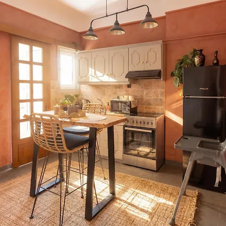 Urban Luxury 2br Prime Location *